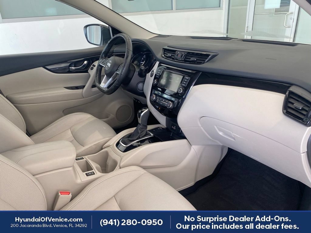 Used 2021 Nissan Rogue Sport SL FWD image 17