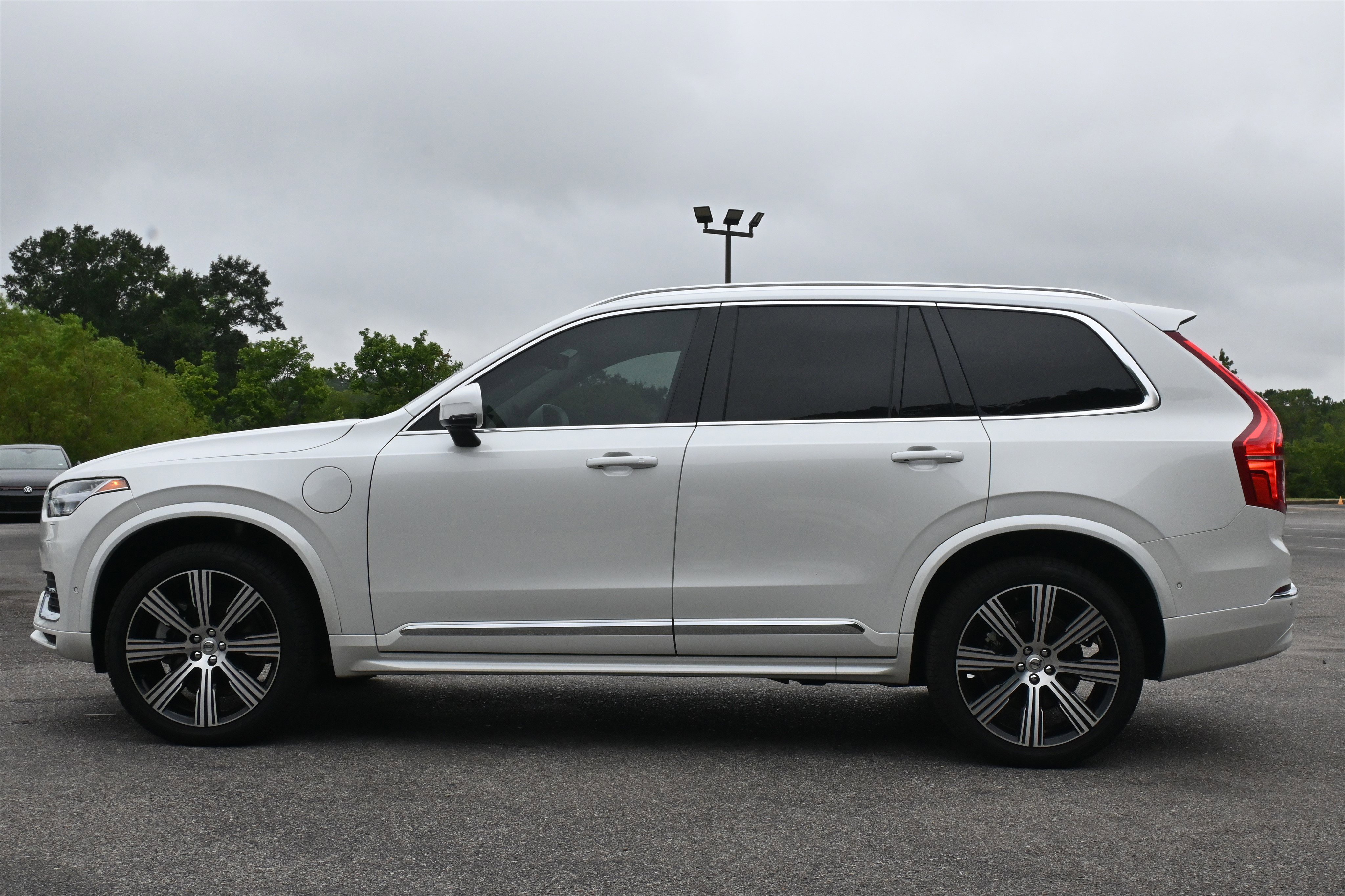Used 2025 Volvo XC90 T8 Plus w/ Protection Package Premier image 6