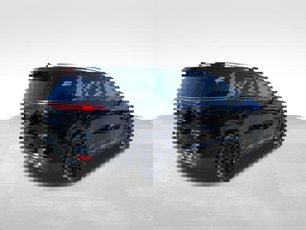 Certified 2024 Kia Carnival SX Prestige image 4