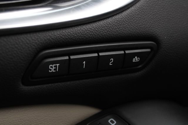 Used 2018 Buick Enclave Premium w/ Trailering Package AWD/4WD image 4