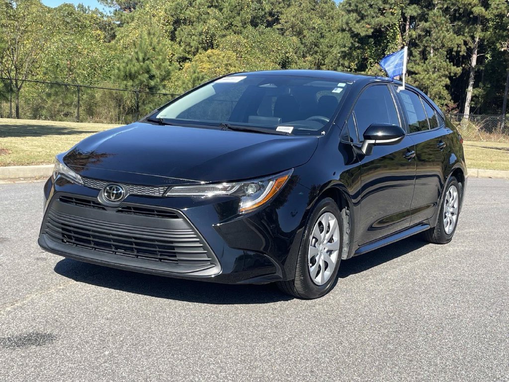 Used 2023 Toyota Corolla LE FWD image 9