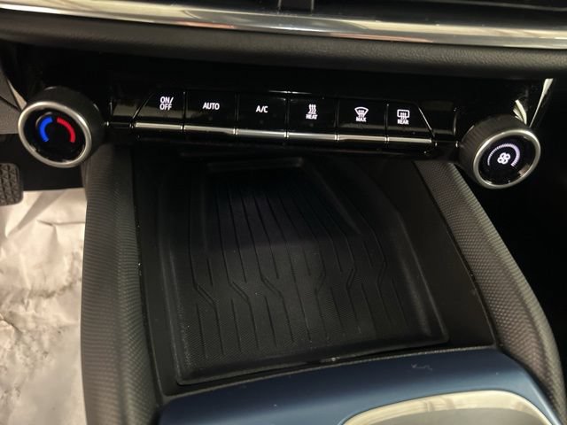 Used 2024 Chevrolet Equinox EV LT AWD/4WD image 21