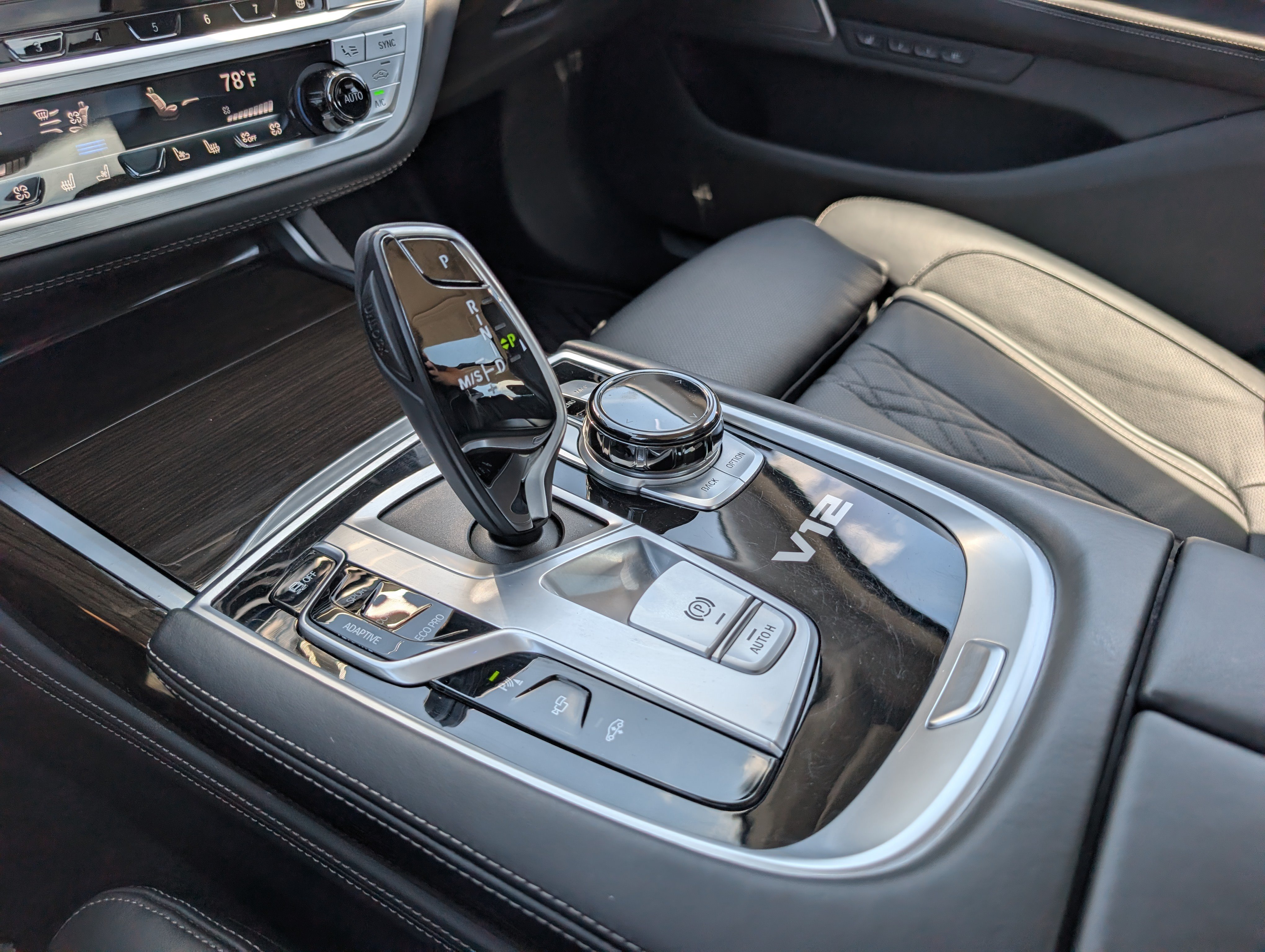 Used 2022 BMW M760i xDrive w/ Luxury Rear Seating Package AWD/4WD image 24