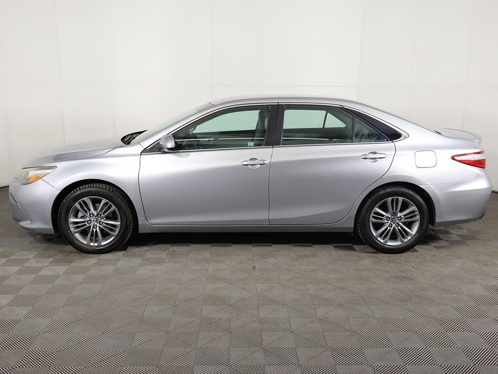Used 2015 Toyota Camry SE image 14