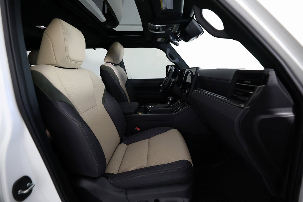 Used 2024 Lexus GX 550 image 10