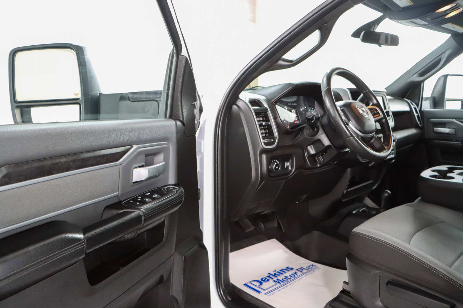 Used 2023 RAM 3500 SLT w/ Quick Order Package 2YG SLT image 3