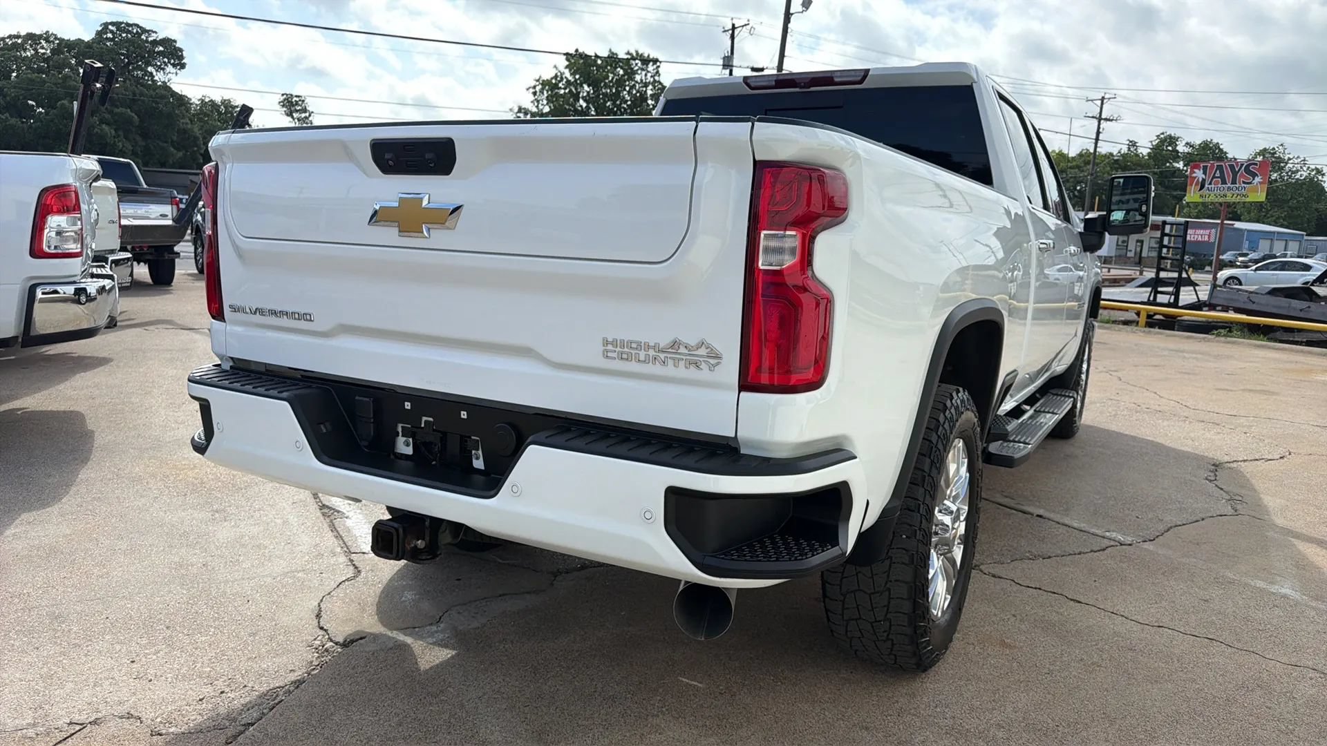 Used 2022 Chevrolet Silverado 2500 High Country AWD/4WD image 3