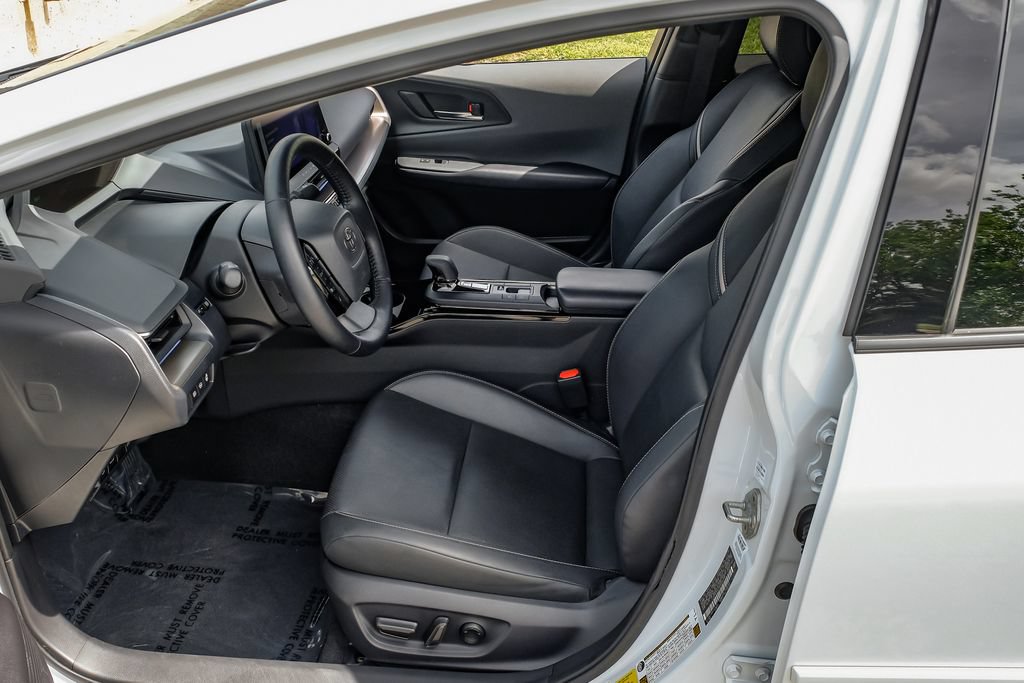 Used 2024 Toyota Prius Limited w/ Limited Premium Package FWD image 6