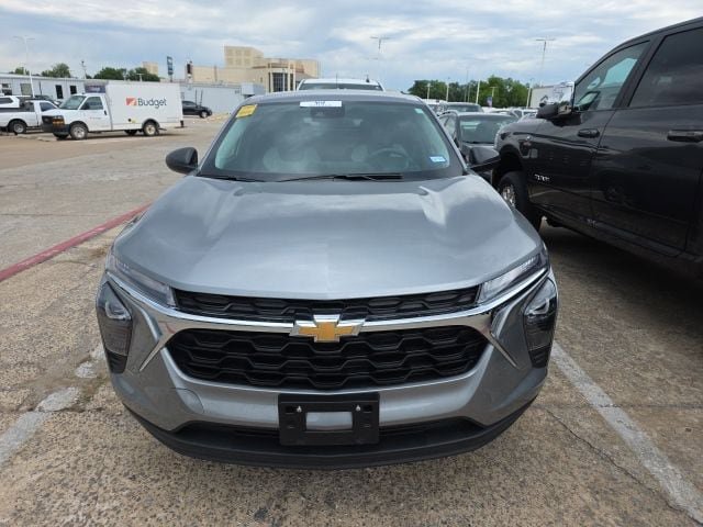 Used 2024 Chevrolet Trax LS w/ Driver Confidence Package FWD image 8