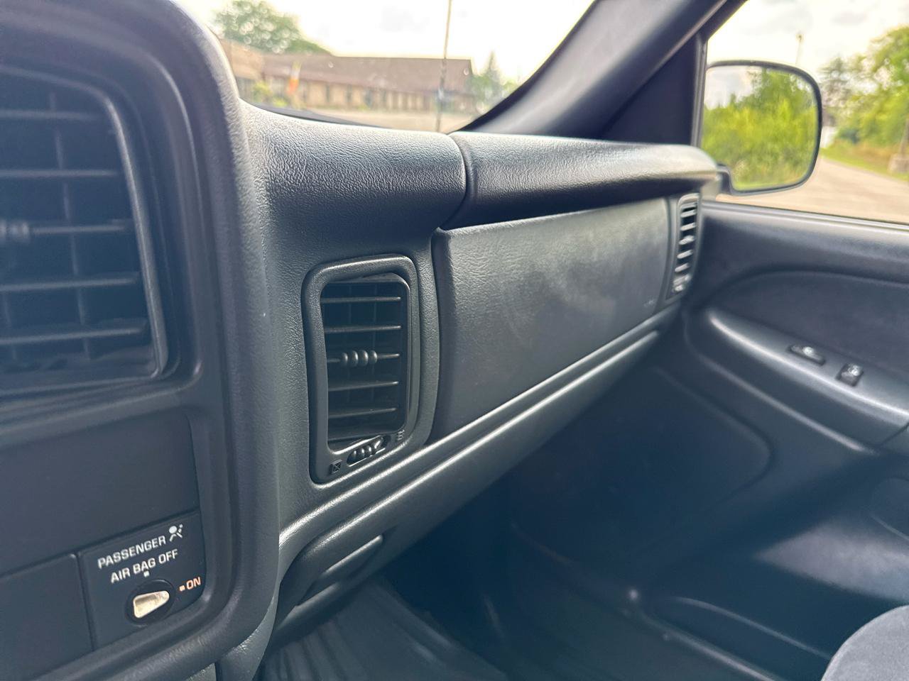 Used 2000 Chevrolet Silverado 1500 LS AWD/4WD image 20