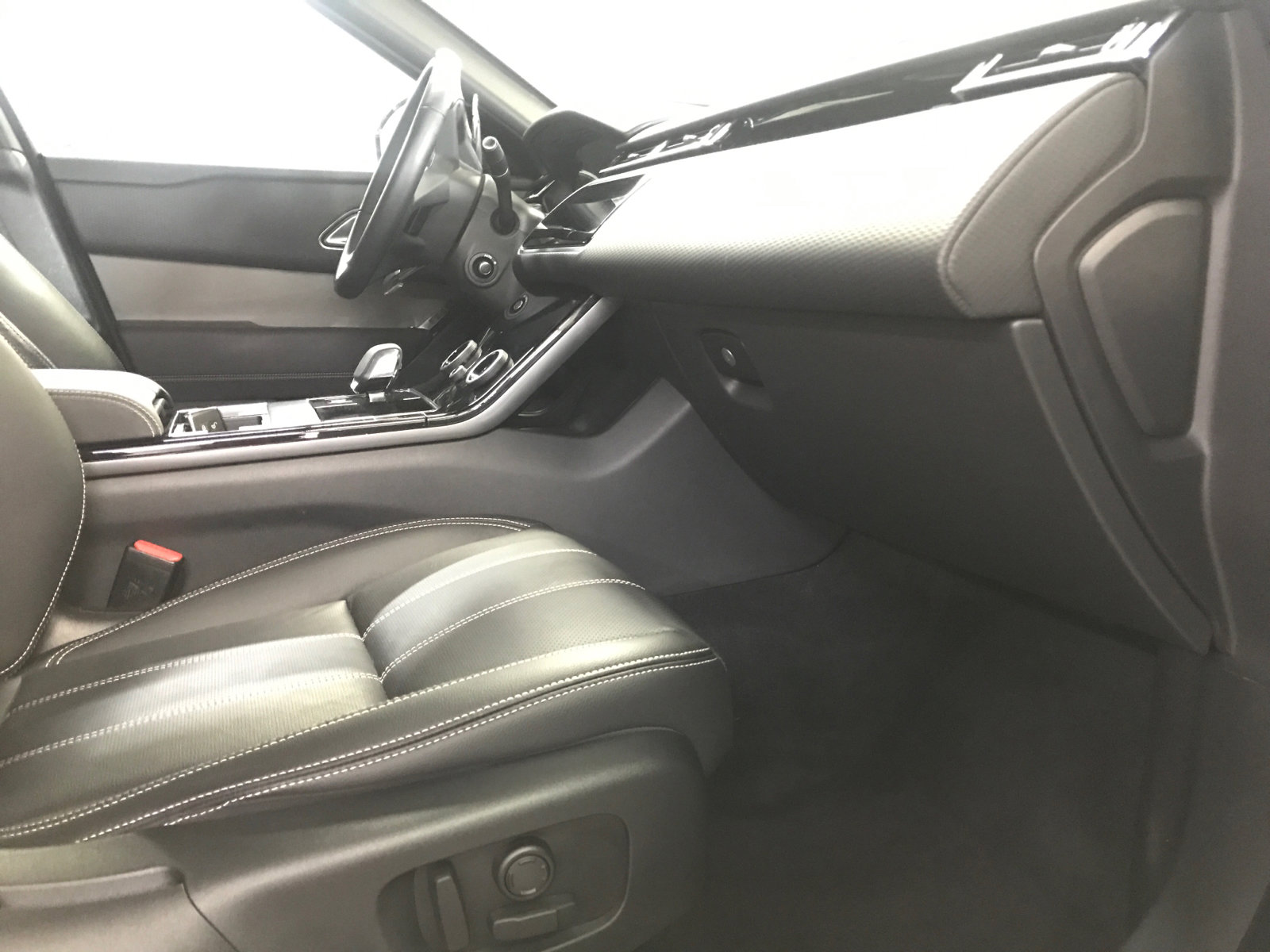 Used 2023 Land Rover Range Rover Velar S image 10