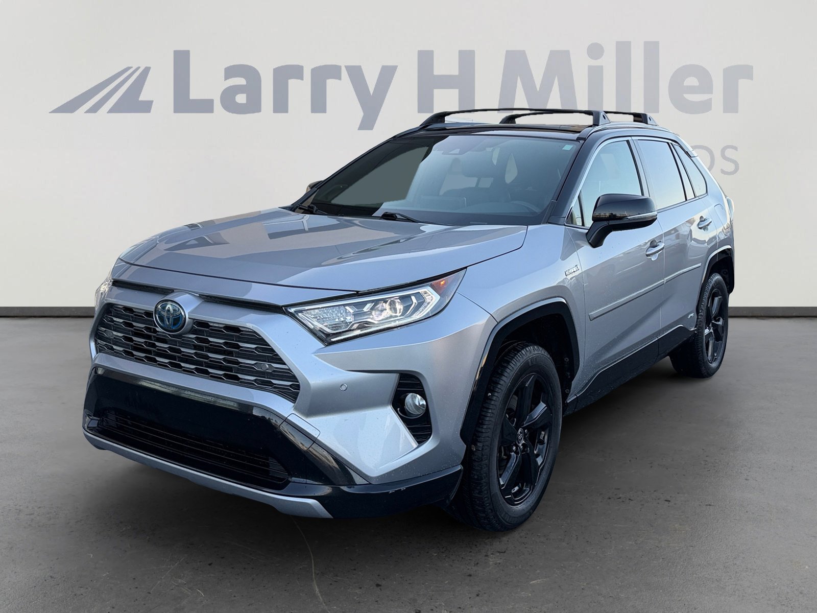 Used 2020 Toyota RAV4 XSE image 1