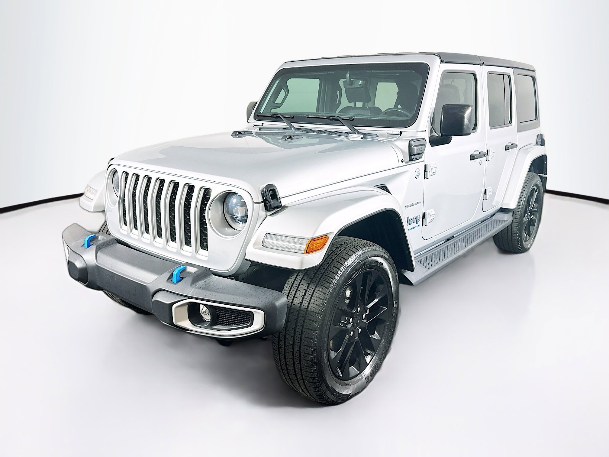 Used 2023 Jeep Wrangler Sahara w/ Cold Weather Group image 3