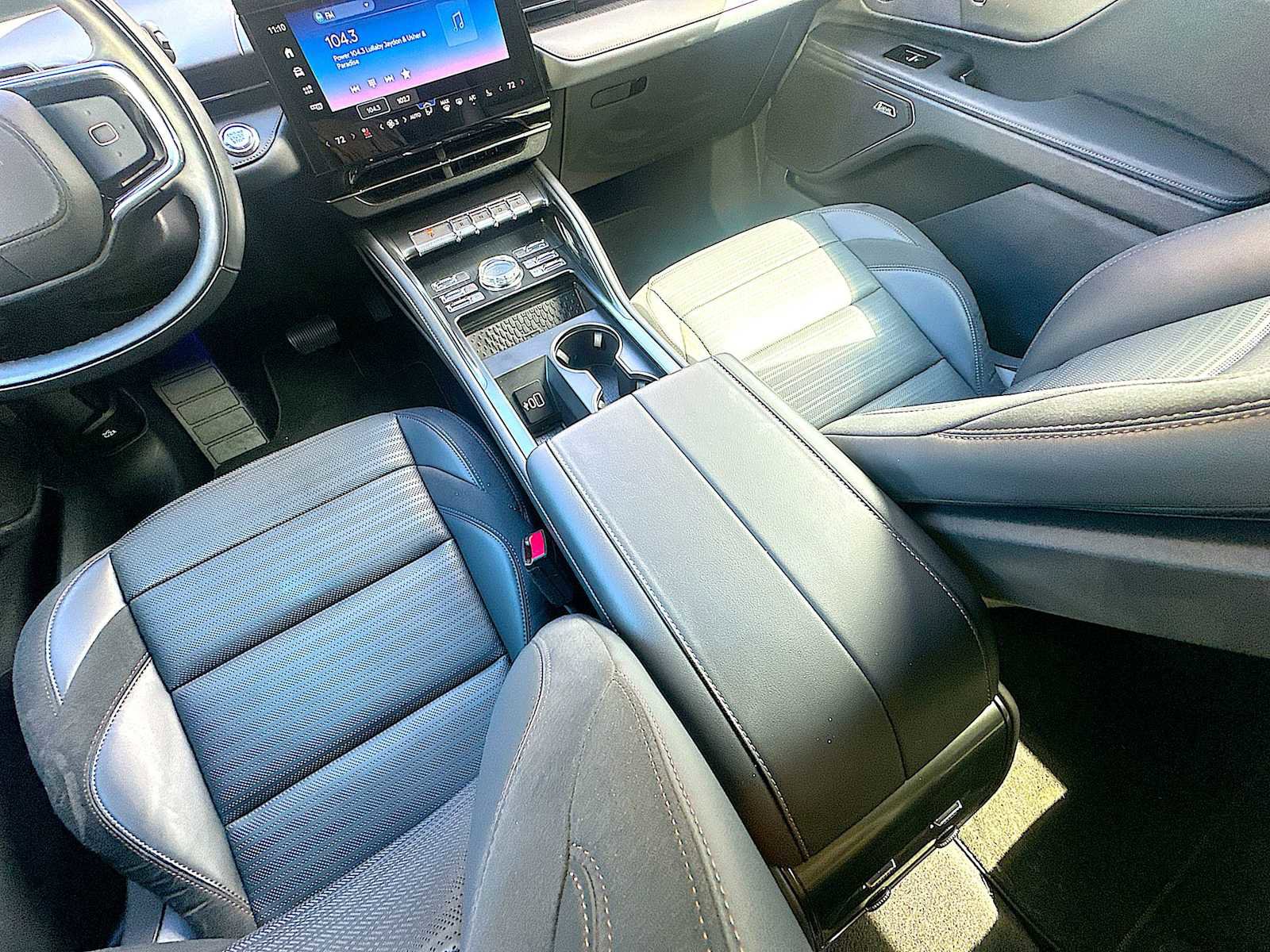 Used 2024 Lincoln Nautilus Reserve w/ Equipment Group 202A image 13