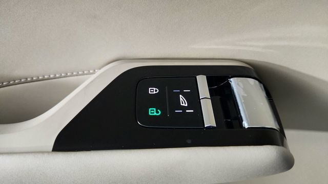 New 2026 Volvo EX90 Plus AWD/4WD image 10