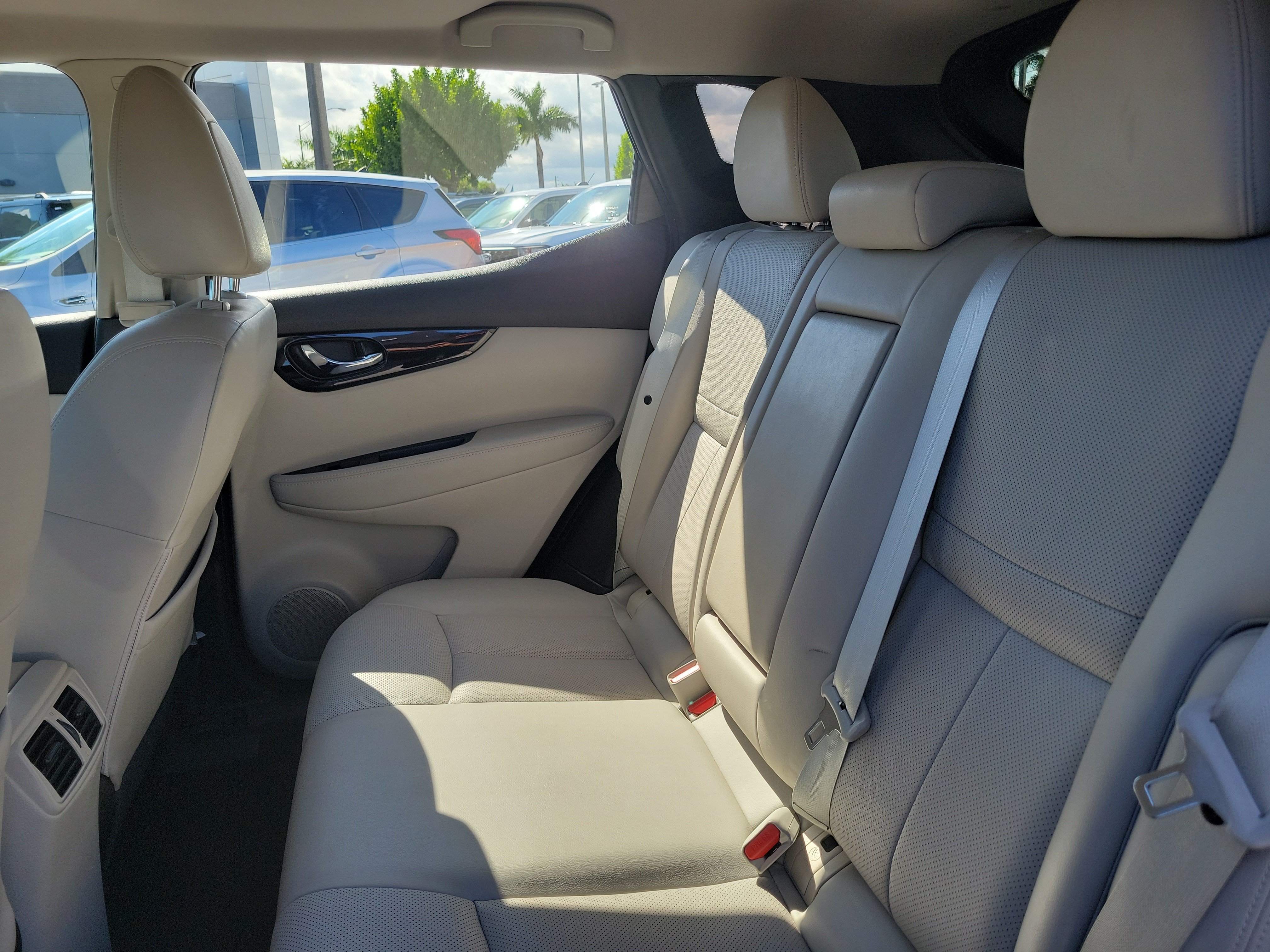 Used 2021 Nissan Rogue Sport SL w/ Premium Package FWD image 18