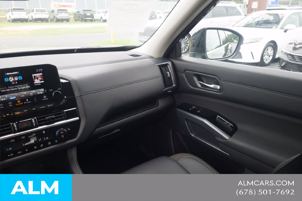 Used 2025 Nissan Pathfinder SL AWD/4WD image 20