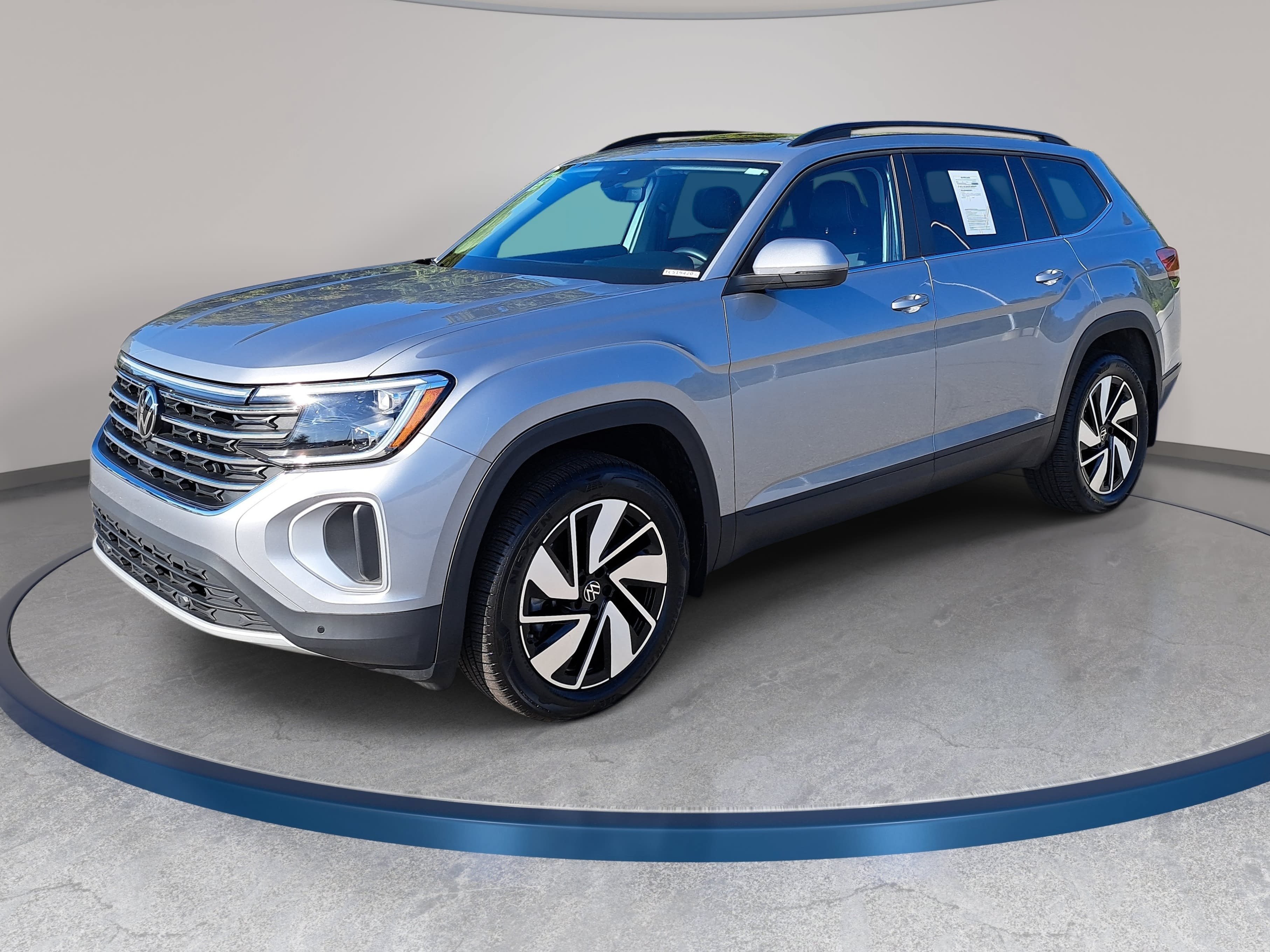 Certified 2026 Volkswagen Atlas SE FWD image 1