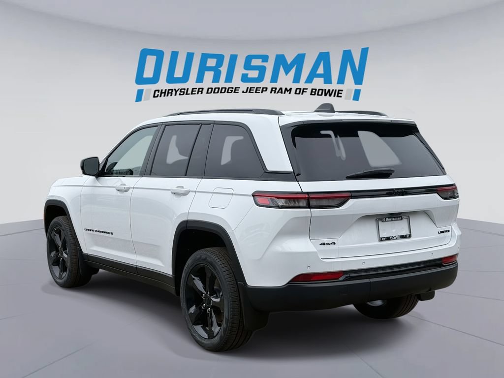New 2025 Jeep Grand Cherokee Limited w/ Black Appearance Package AWD/4WD image 4