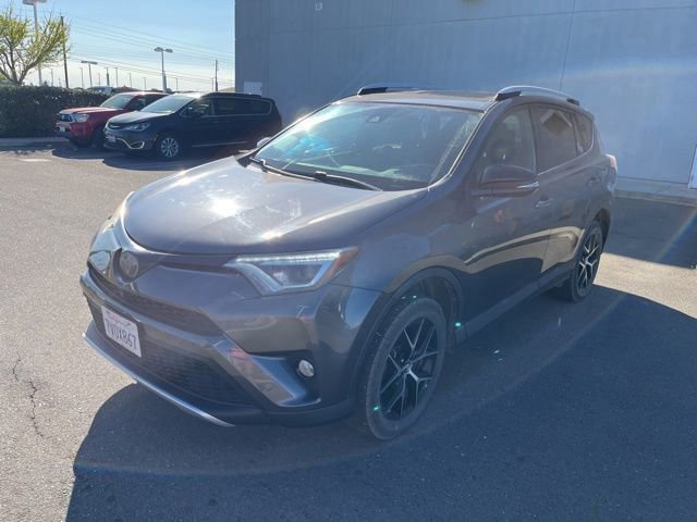Used 2016 Toyota RAV4 SE image 3