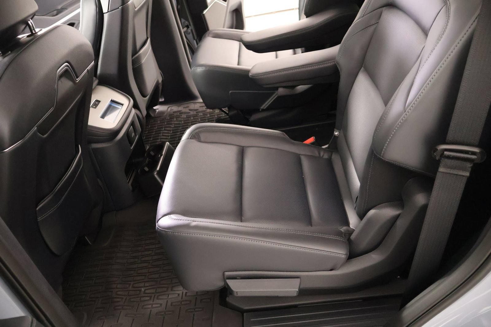 New 2025 Lincoln Navigator Reserve w/ Jet Appearance Package AWD/4WD image 13