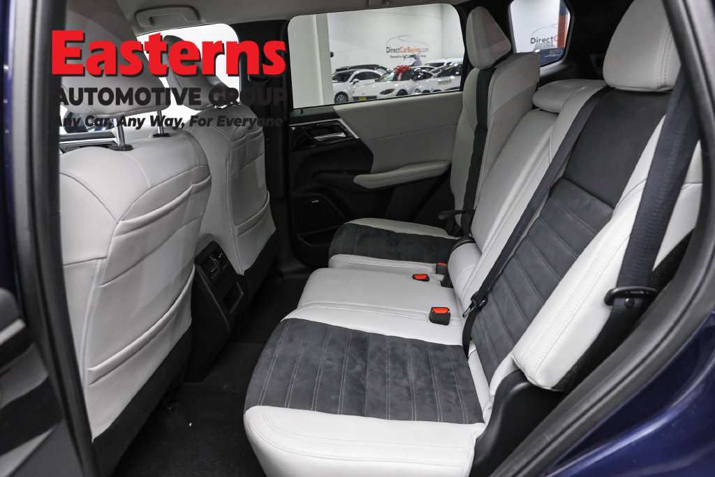 Used 2025 Mitsubishi Outlander SE FWD image 23
