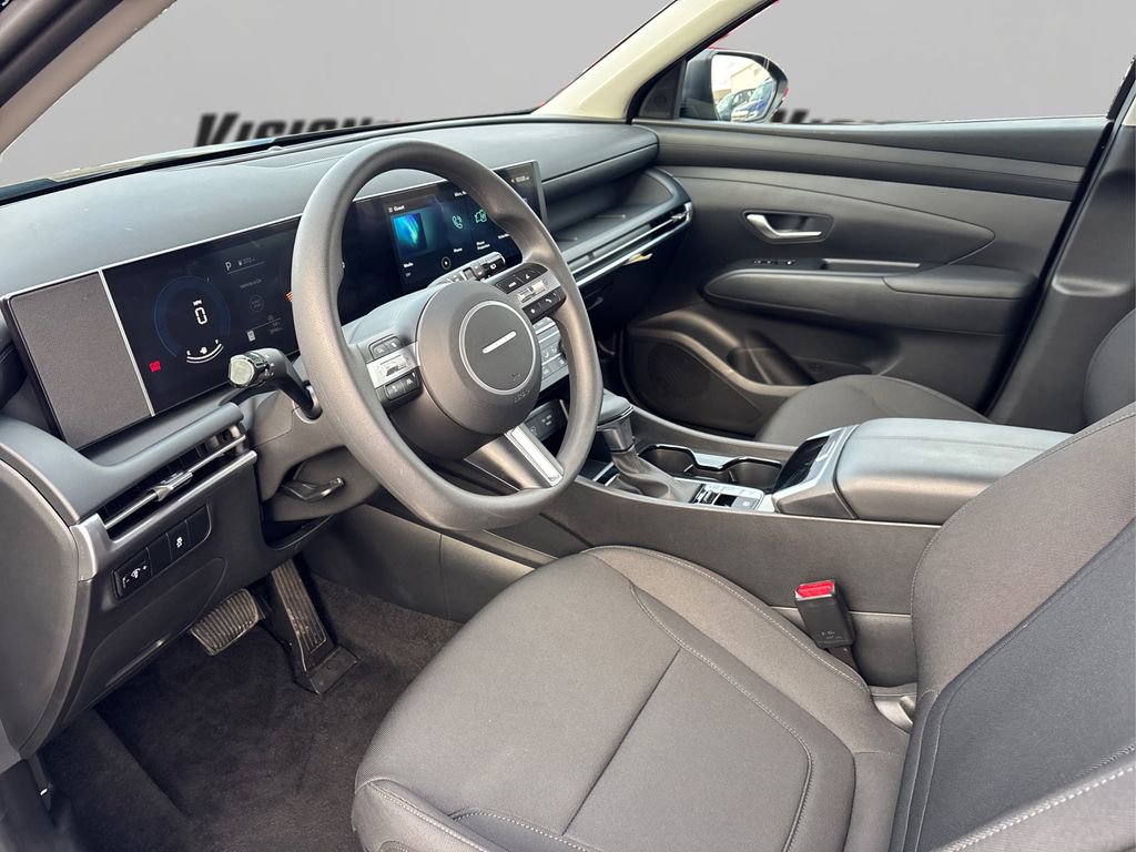 Certified 2025 Hyundai Tucson SE image 9