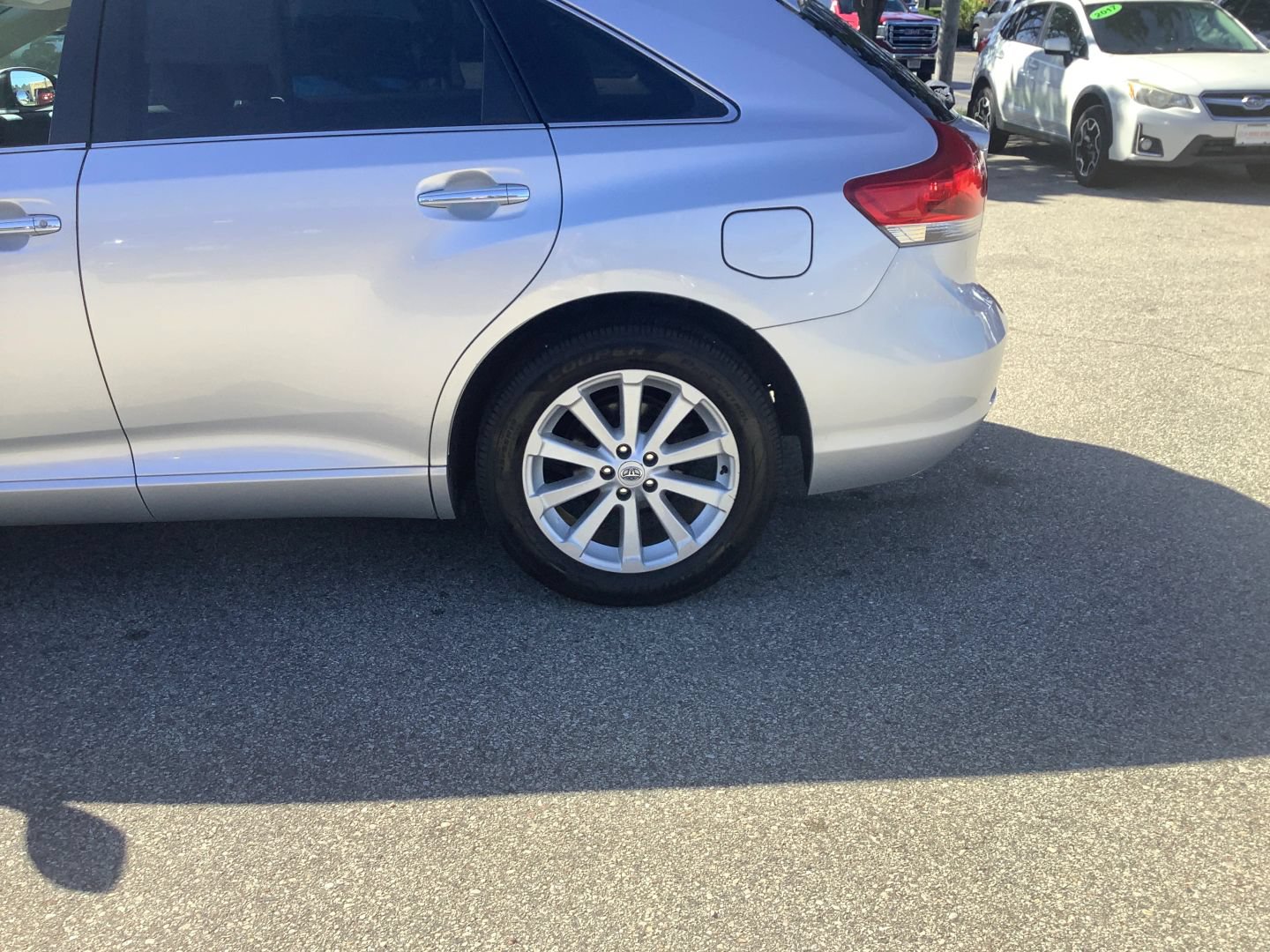 Used 2011 Toyota Venza AWD w/ Convenience Pkg image 29