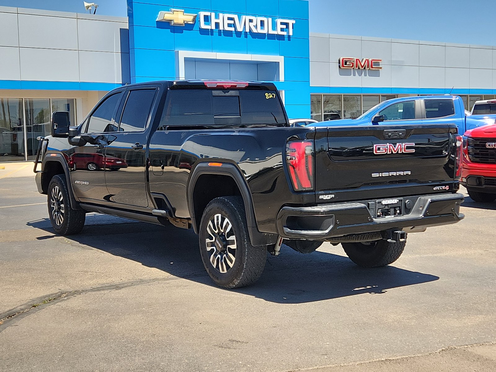 Used 2024 GMC Sierra 3500 AT4 w/ AT4 Premium Plus Package image 3