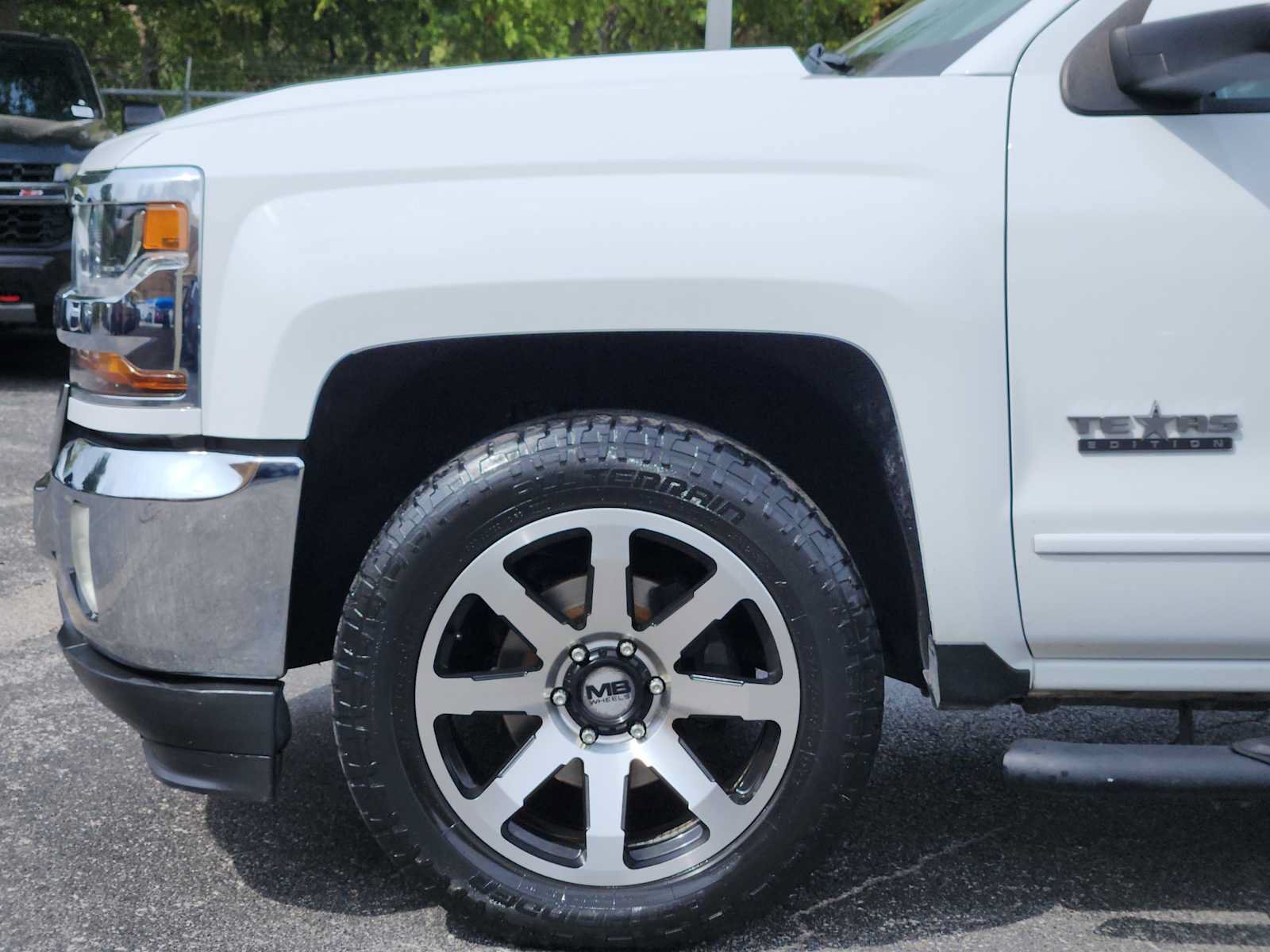 Used 2017 Chevrolet Silverado 1500 LT w/ Texas Edition RWD image 9