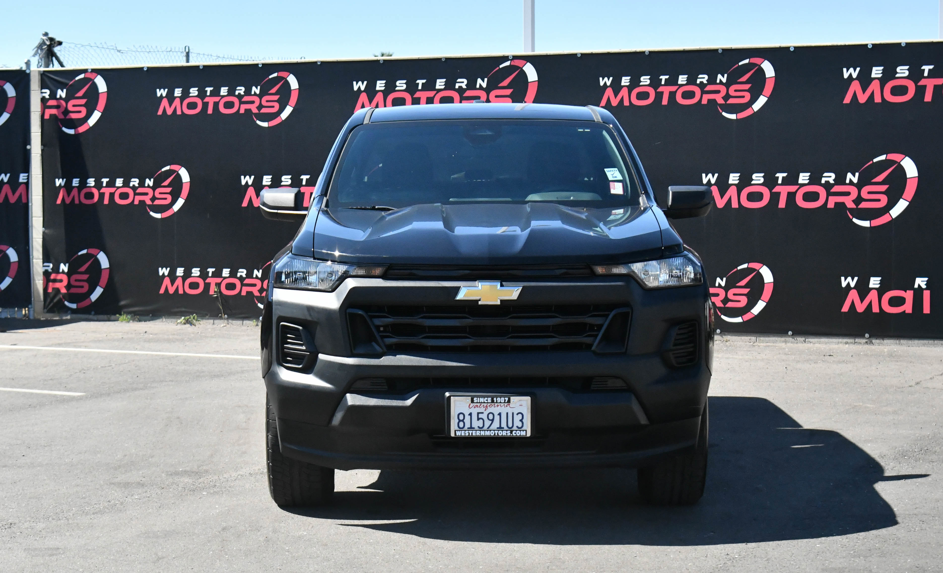 Used 2023 Chevrolet Colorado W/T image 2