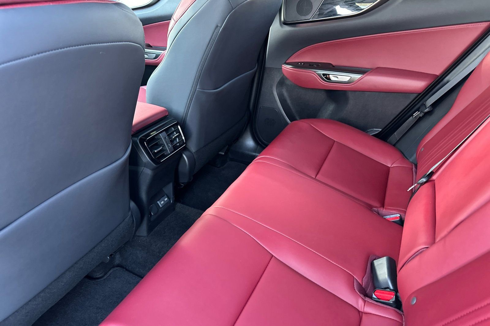 Used 2025 Lexus NX 350h AWD w/ Cold Area Package image 9