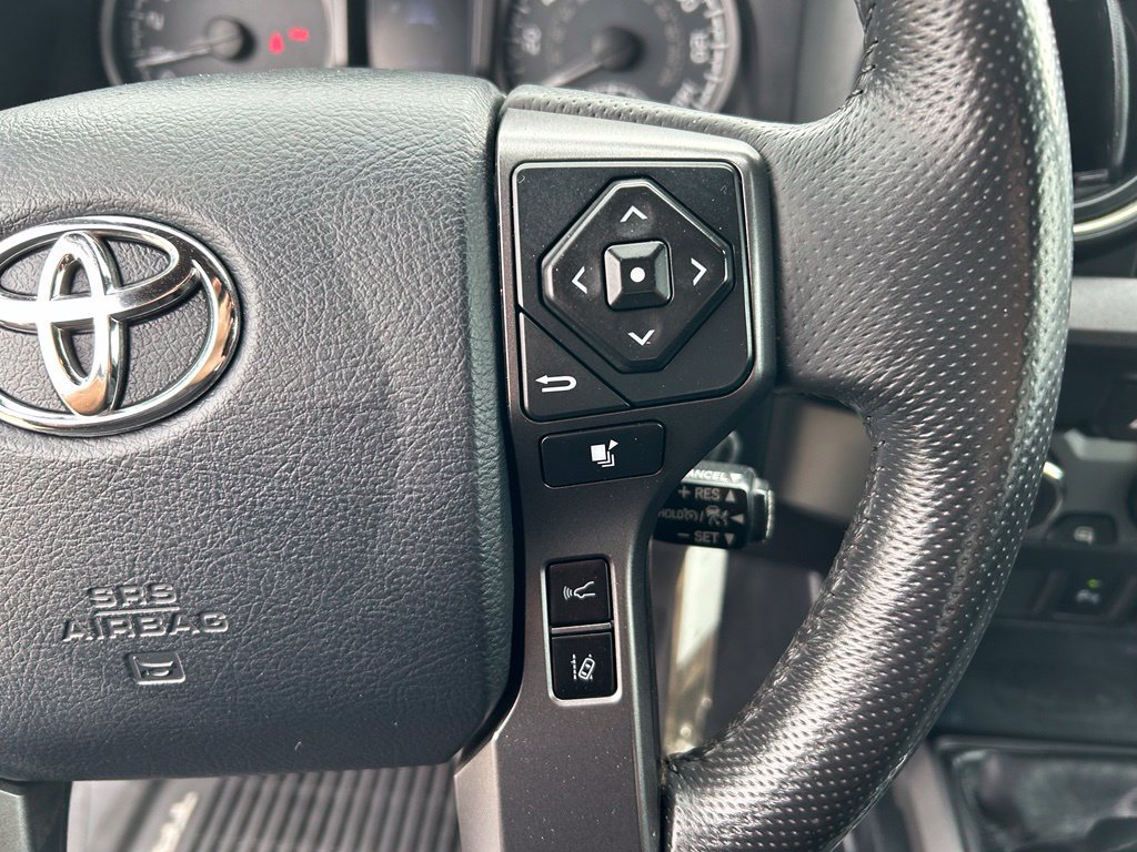 Used 2019 Toyota Tacoma TRD Off-Road w/ Technology Package AWD/4WD image 12