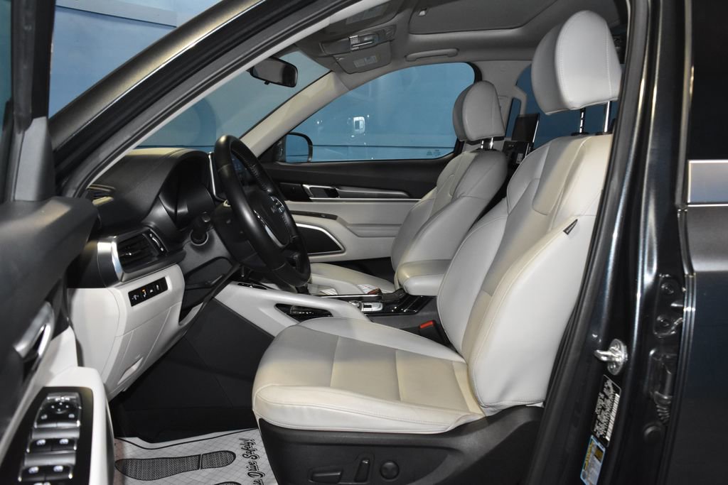 Used 2022 Kia Telluride S image 6