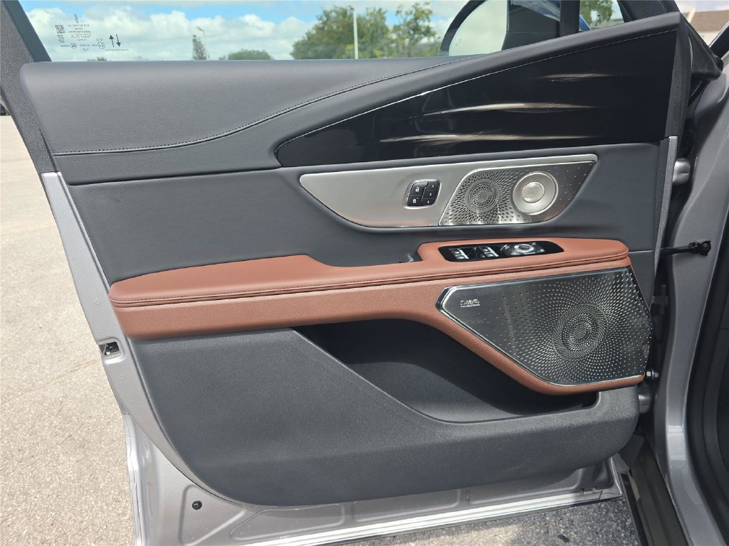 New 2026 Lincoln Nautilus Reserve AWD/4WD image 12