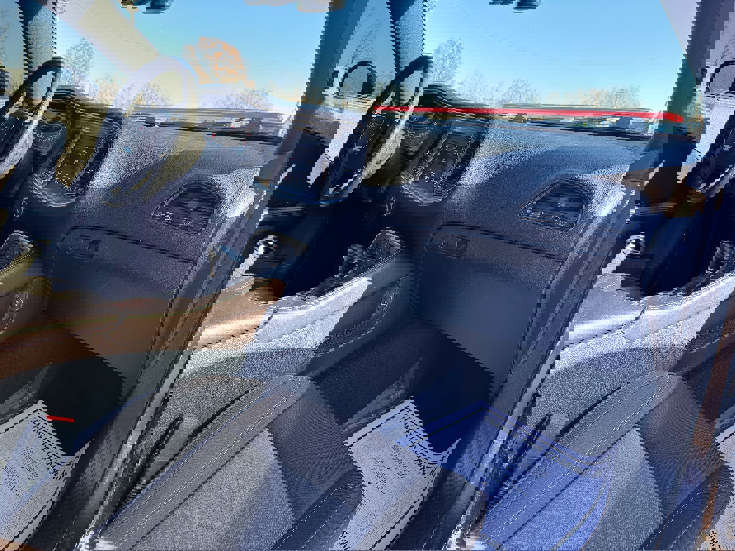 Used 2022 Dodge Challenger SXT w/ Driver Convenience Group image 13