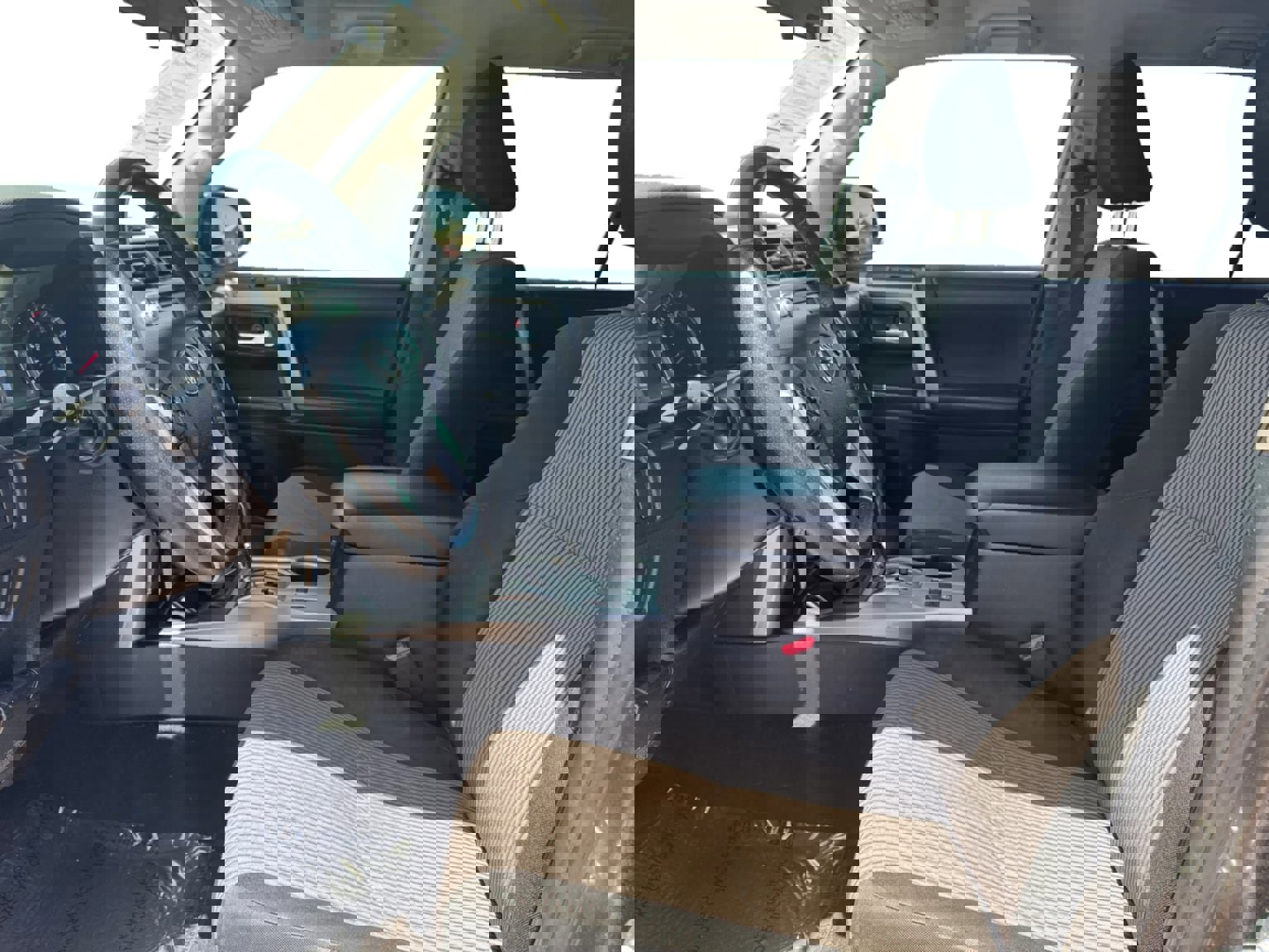 Used 2016 Toyota 4Runner SR5 AWD/4WD image 10