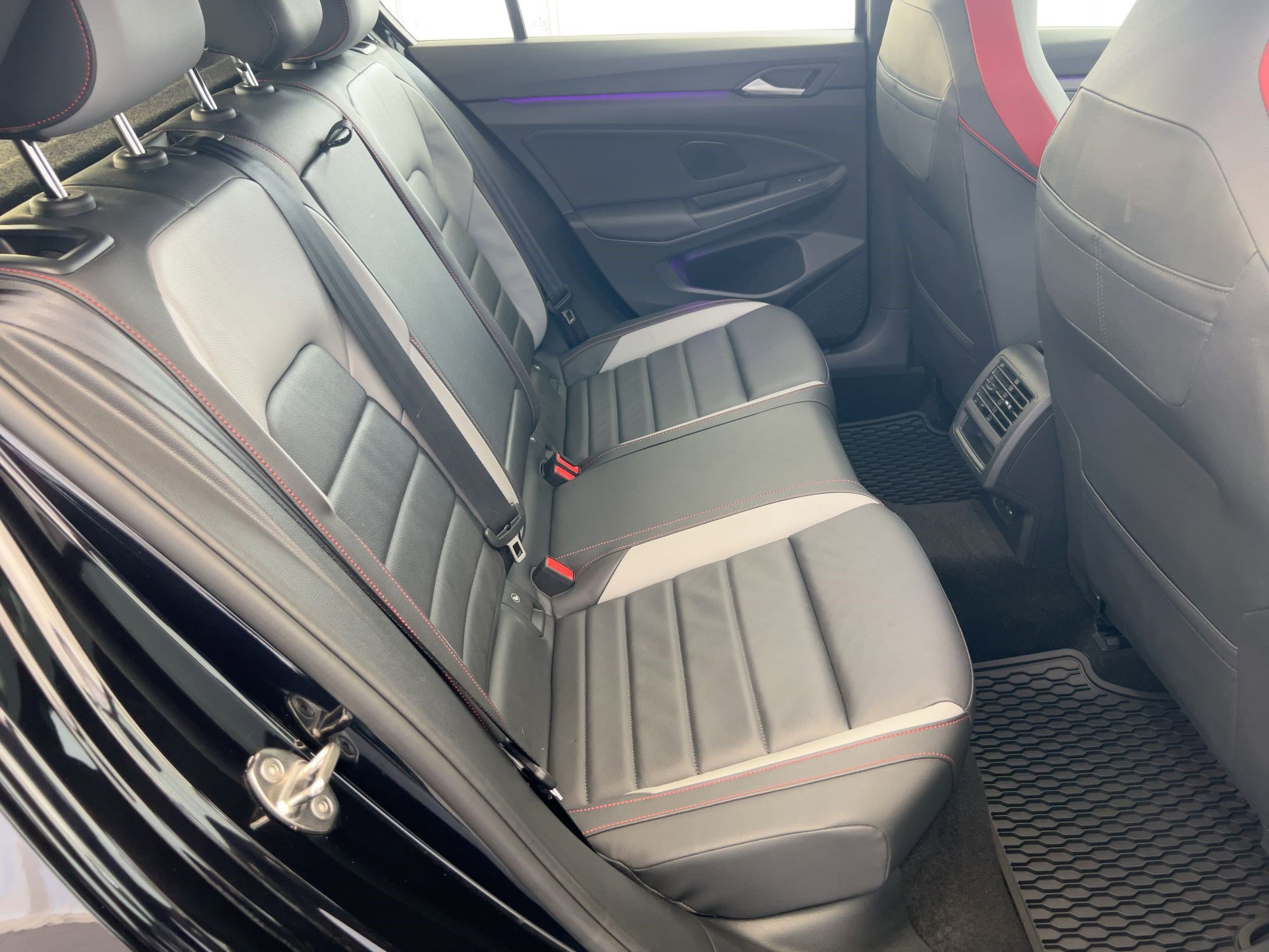 Certified 2024 Volkswagen GTI SE image 30