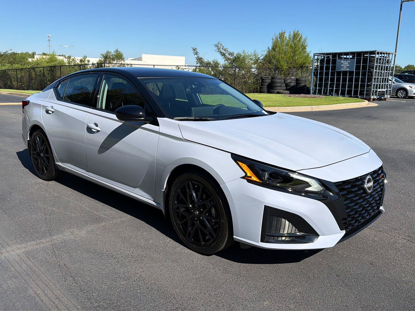 New 2026 Nissan Altima 2.5 SR w/ SR Midnight Edition Package FWD image 8