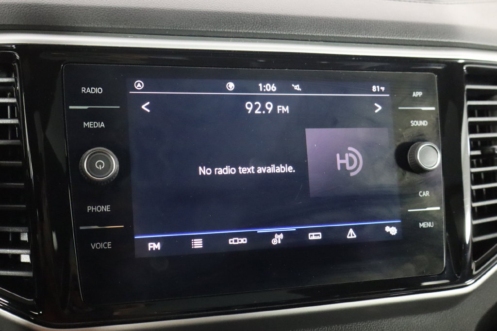 Used 2022 Volkswagen Atlas Cross Sport SE FWD image 32