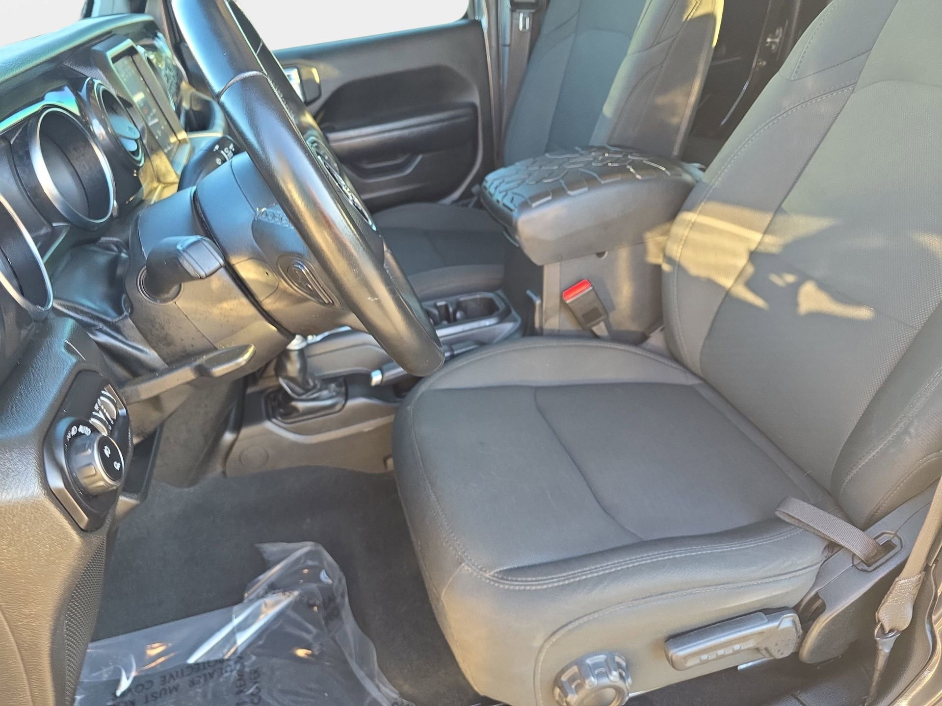 Used 2022 Jeep Gladiator Sport AWD/4WD image 15