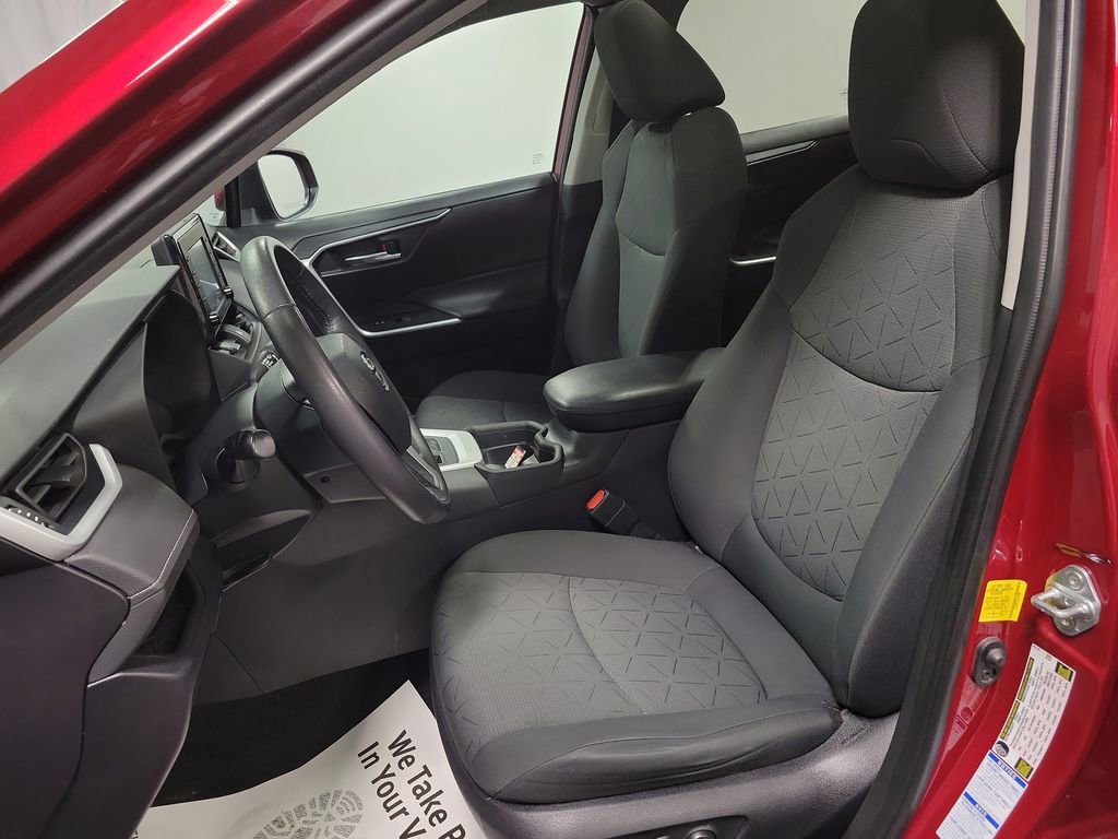 Used 2020 Toyota RAV4 XLE w/ Convenience Package image 13