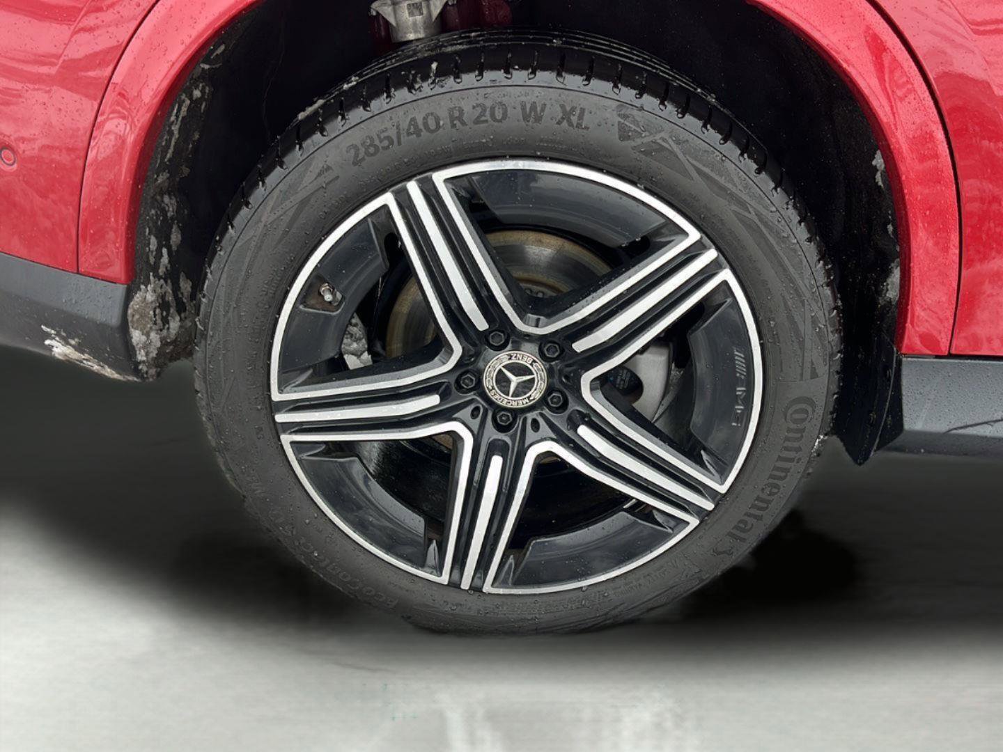 Used 2024 Mercedes-Benz GLC 300 4MATIC image 12