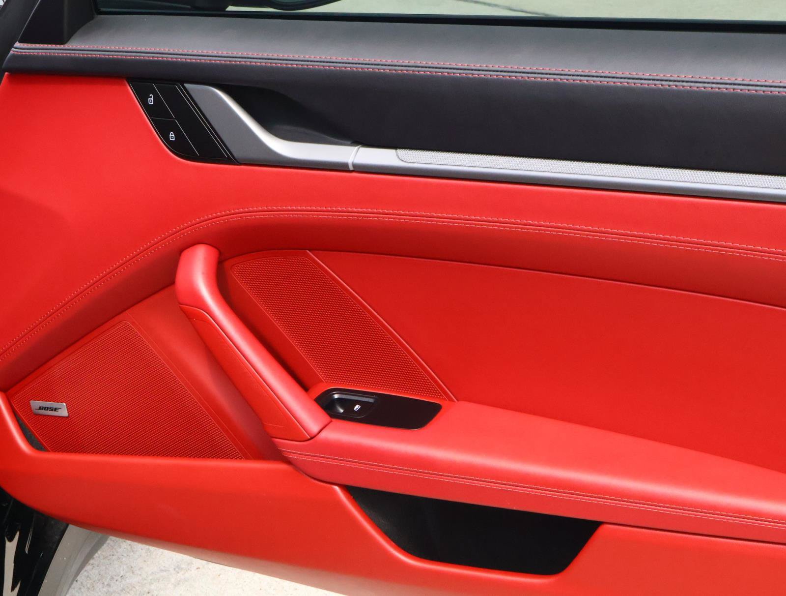 Used 2022 Porsche 911 Carrera RWD image 13