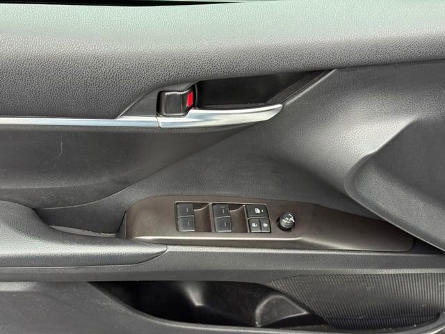 Used 2024 Toyota Camry SE image 14