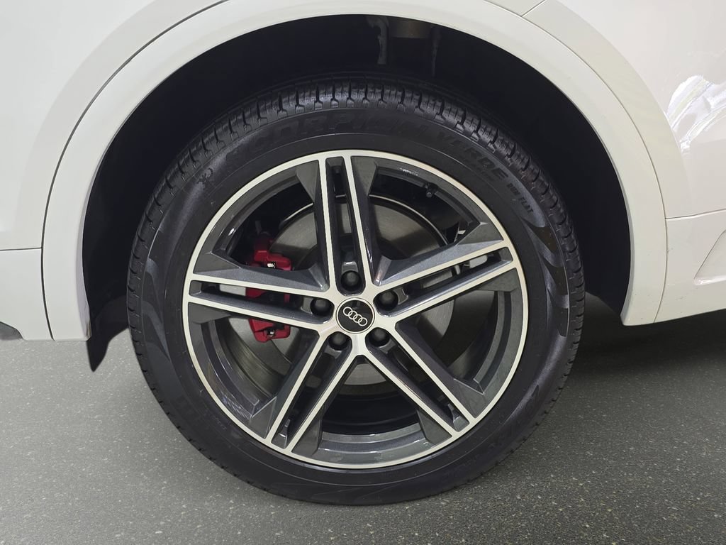 Certified 2024 Audi Q5 e Premium Plus w/ Premium Plus Package AWD/4WD image 35
