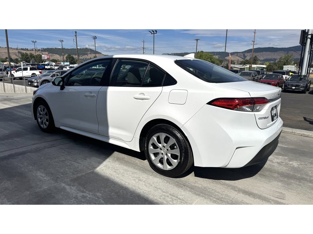 Used 2024 Toyota Corolla LE image 5