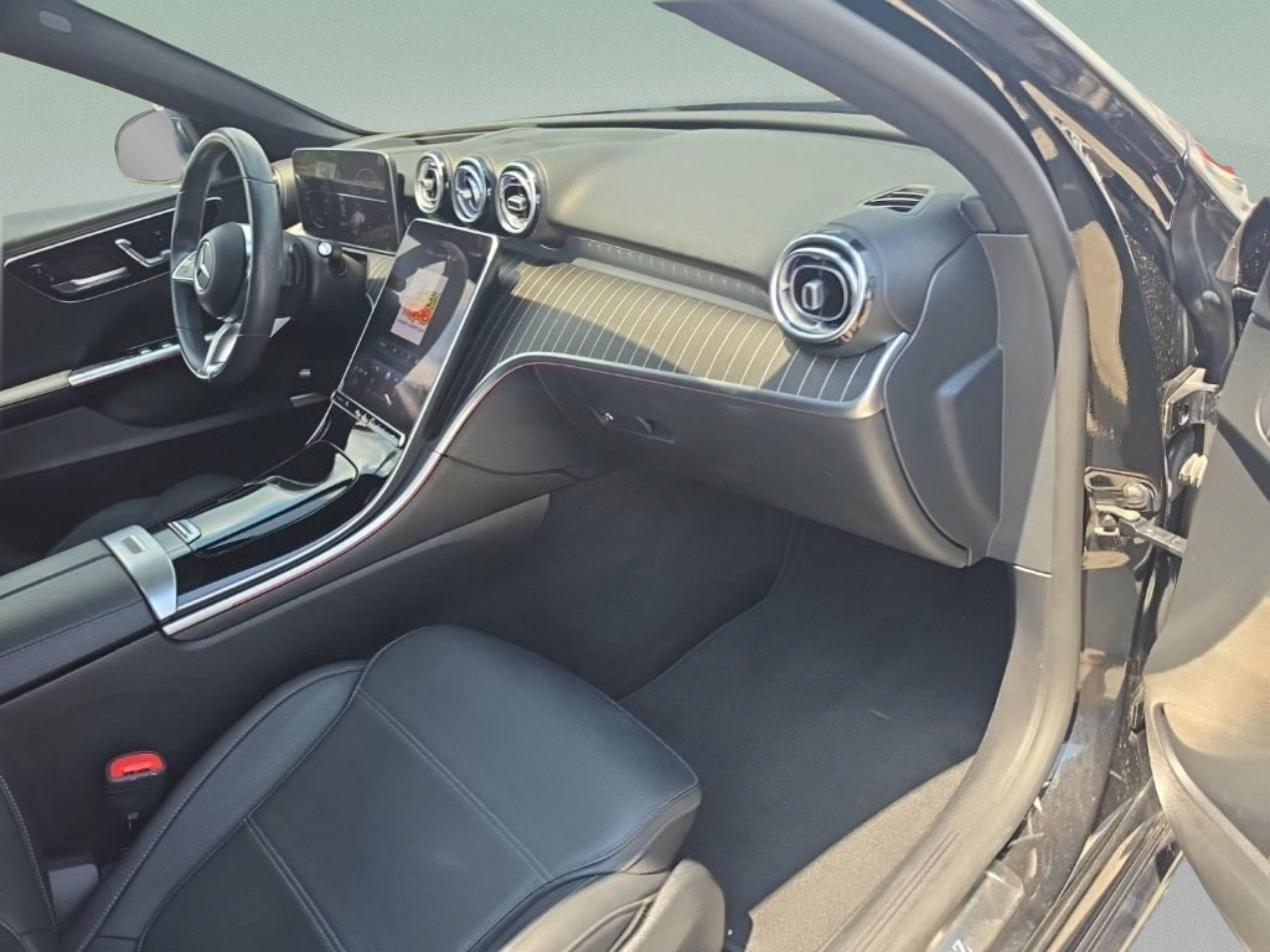 Used 2023 Mercedes-Benz C 300 Sedan image 33