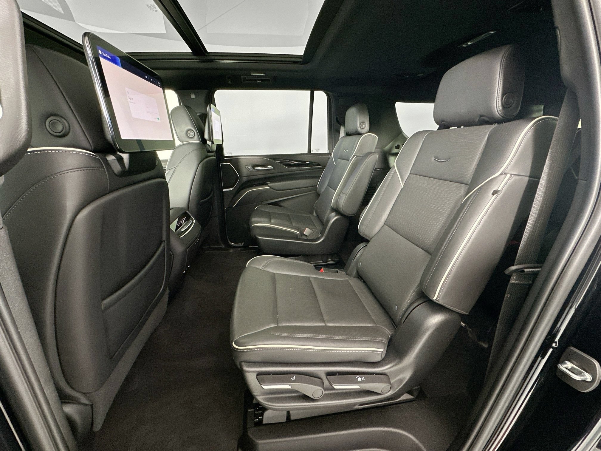 Used 2024 Cadillac Escalade ESV Sport w/ Touring Package AWD/4WD image 24