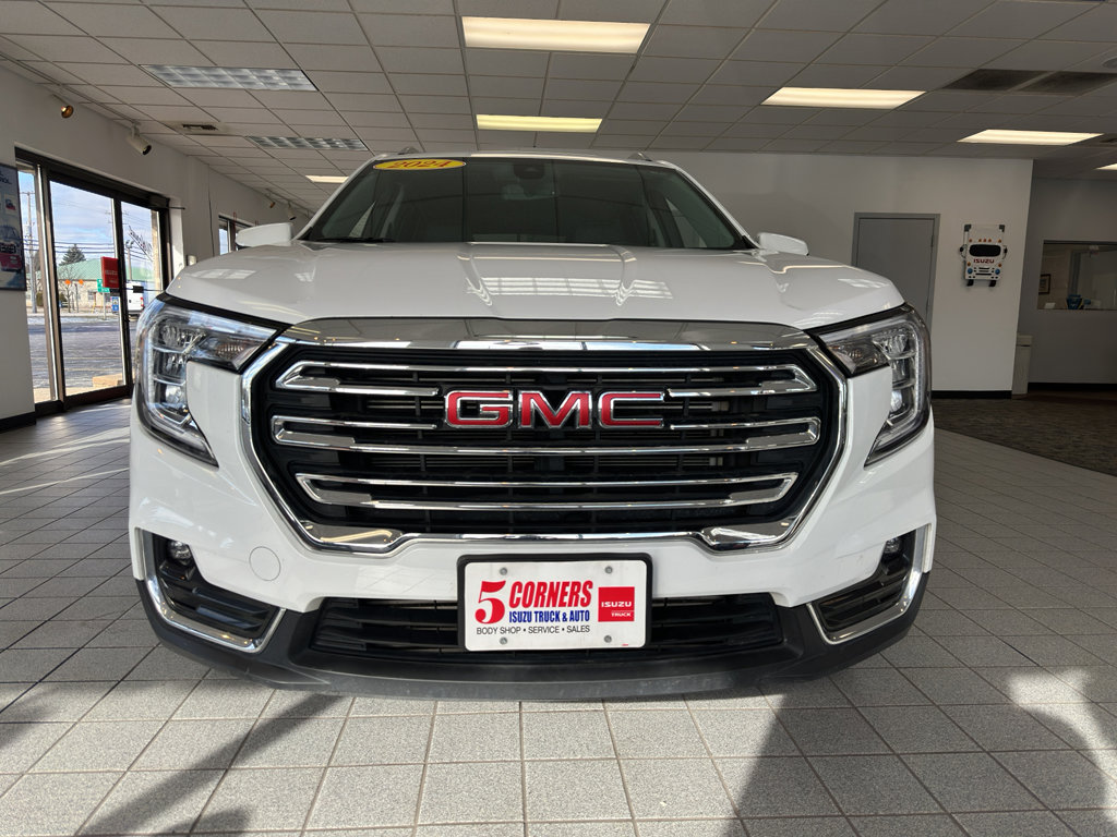 Used 2024 GMC Terrain SLT image 3